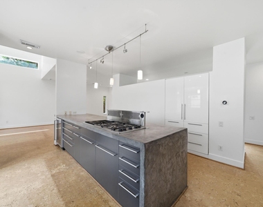 7002 Newcastle Street - Photo Thumbnail 29