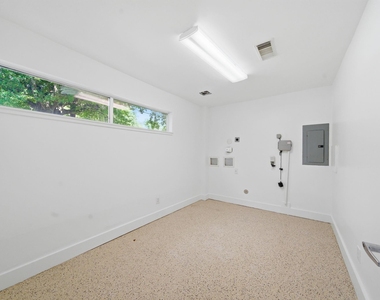 7002 Newcastle Street - Photo Thumbnail 10