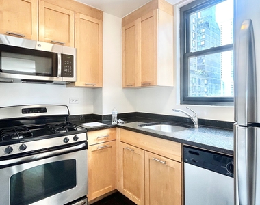 East 49 Street - Photo Thumbnail 1