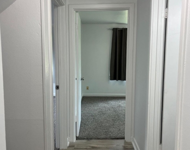 409 Doris Street - Photo Thumbnail 7