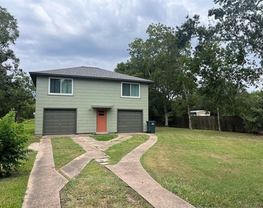 409 Doris Street - Photo Thumbnail 2