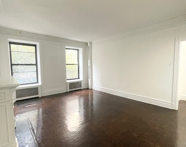 East 80th Street - Photo Thumbnail 1