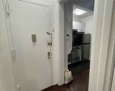 East 80th Street - Photo Thumbnail 8