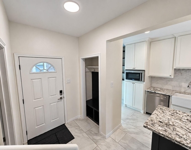 1201 Mcduffie Street - Photo Thumbnail 8