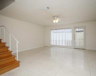 1733 Commonwealth Street - Photo Thumbnail 5