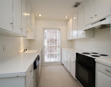 1733 Commonwealth Street - Photo Thumbnail 8