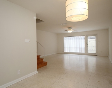 1733 Commonwealth Street - Photo Thumbnail 4