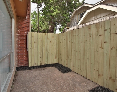 1733 Commonwealth Street - Photo Thumbnail 15