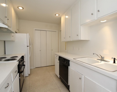1733 Commonwealth Street - Photo Thumbnail 10