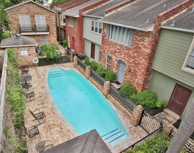 1733 Commonwealth Street - Photo Thumbnail 3