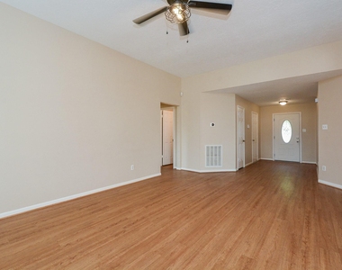 22811 Market Square Lane - Photo Thumbnail 8