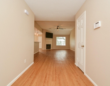 22811 Market Square Lane - Photo Thumbnail 4