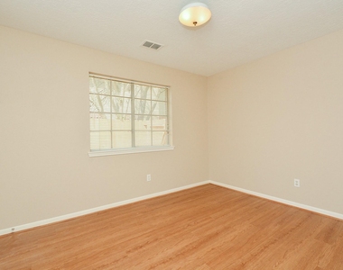22811 Market Square Lane - Photo Thumbnail 27