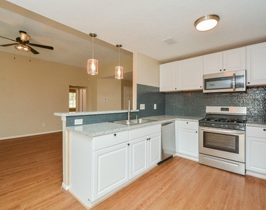 22811 Market Square Lane - Photo Thumbnail 14