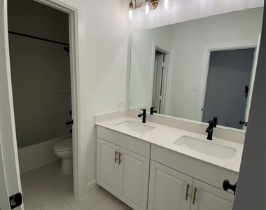 11735 Gramina Way - Photo Thumbnail 30