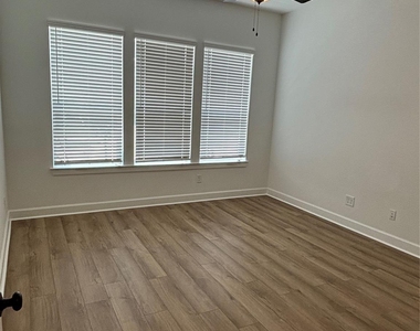 11735 Gramina Way - Photo Thumbnail 15
