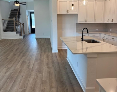 11735 Gramina Way - Photo Thumbnail 5