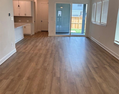 11735 Gramina Way - Photo Thumbnail 7