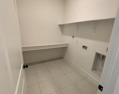 11735 Gramina Way - Photo Thumbnail 12