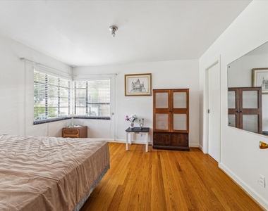 3825 Gramercy Street - Photo Thumbnail 6