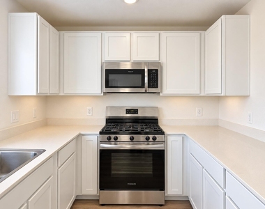 1512 Las Cuevas Drive - Photo Thumbnail 2