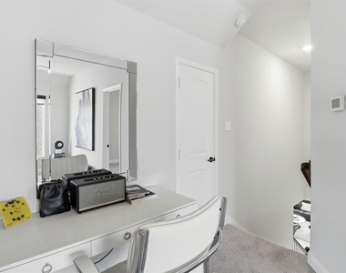 10126 Water Harbor Drive - Photo Thumbnail 33