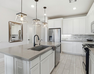 10126 Water Harbor Drive - Photo Thumbnail 15