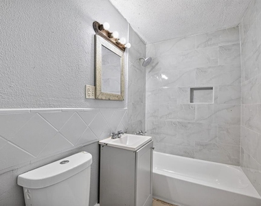 7319 Mountbatten Road - Photo Thumbnail 7