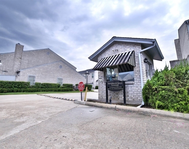 486 S Wilcrest Drive - Photo Thumbnail 3