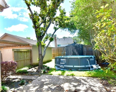11806 Braesridge Drive - Photo Thumbnail 23