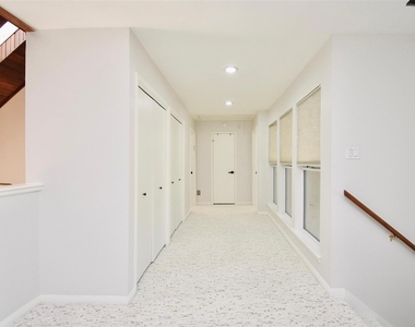 11806 Braesridge Drive - Photo Thumbnail 14