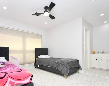 11806 Braesridge Drive - Photo Thumbnail 15