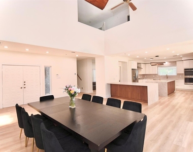 11806 Braesridge Drive - Photo Thumbnail 4