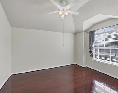 19454 Plantation Cove Lane - Photo Thumbnail 8