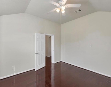 19454 Plantation Cove Lane - Photo Thumbnail 9