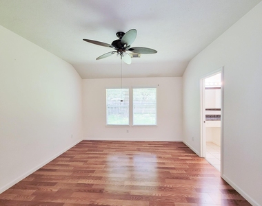 3010 Stonecross Lane - Photo Thumbnail 30