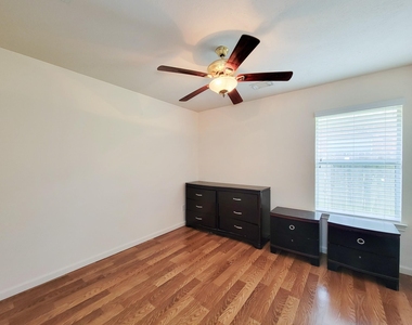 3010 Stonecross Lane - Photo Thumbnail 26