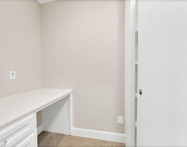 3633 Main Plaza Drive - Photo Thumbnail 4