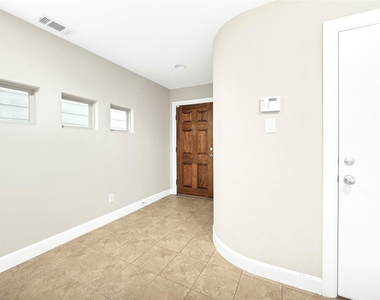 3633 Main Plaza Drive - Photo Thumbnail 3