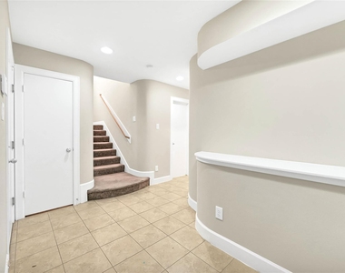 3633 Main Plaza Drive - Photo Thumbnail 2