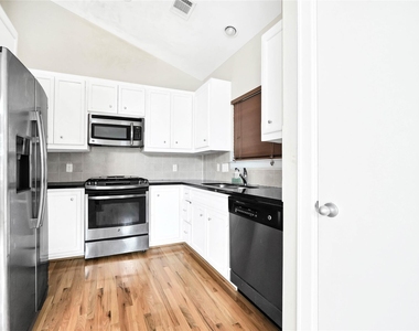 3633 Main Plaza Drive - Photo Thumbnail 10