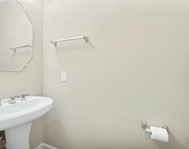 3633 Main Plaza Drive - Photo Thumbnail 6