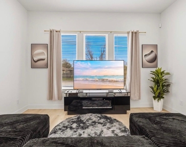 6532 Weston Street Street - Photo Thumbnail 2