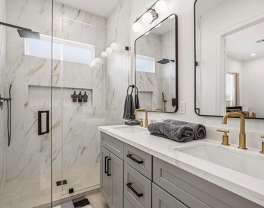 6532 Weston Street Street - Photo Thumbnail 7