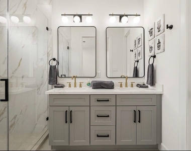 6532 Weston Street Street - Photo Thumbnail 8