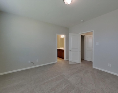 10823 Spring Brook Pass Drive - Photo Thumbnail 6