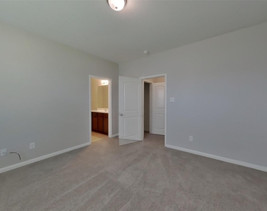 10823 Spring Brook Pass Drive - Photo Thumbnail 7