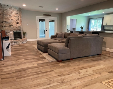 12402 Winding Lane - Photo Thumbnail 9