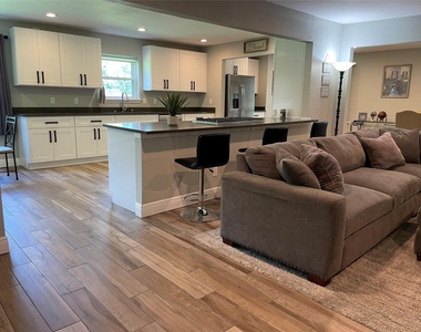 12402 Winding Lane - Photo Thumbnail 14
