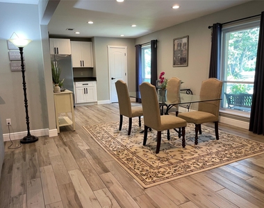 12402 Winding Lane - Photo Thumbnail 10